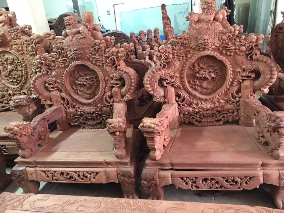 Mẫu bàn ghế gỗ hương đồng kỵ chạm khắc cầu kỳ