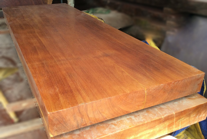 So sánh gỗ tự nhiên: gỗ gõ đỏ và gỗ hương thì gỗ nào tốt hơn?