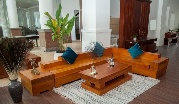 Ưu điểm của mẫu sofa gỗ nguyên khối có kích thước chuẩn