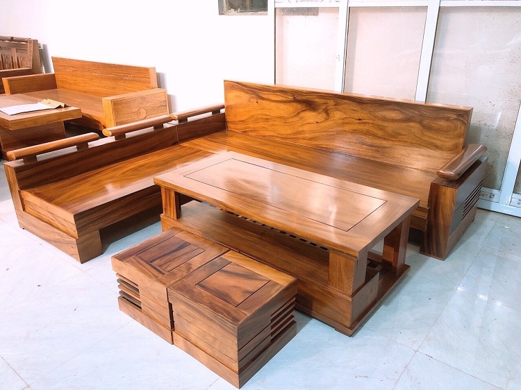 Mẫu sofa gỗ nguyên khối gọn gàng đầy lịch lãm