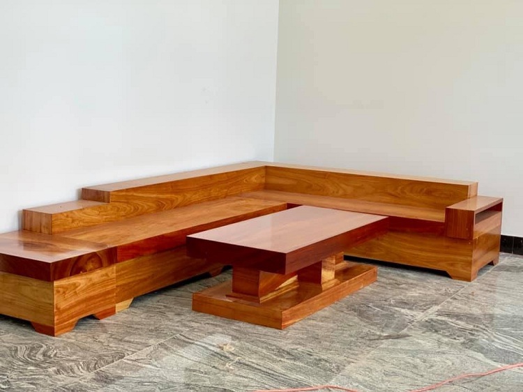 Mẫu sofa gỗ nguyên khối đẳng cấp cho nhà phố
