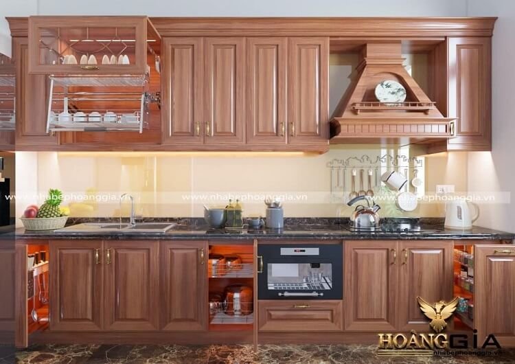 Mẫu tủ bếp gỗ gõ đỏ thiết kế đẹp tiện dụng